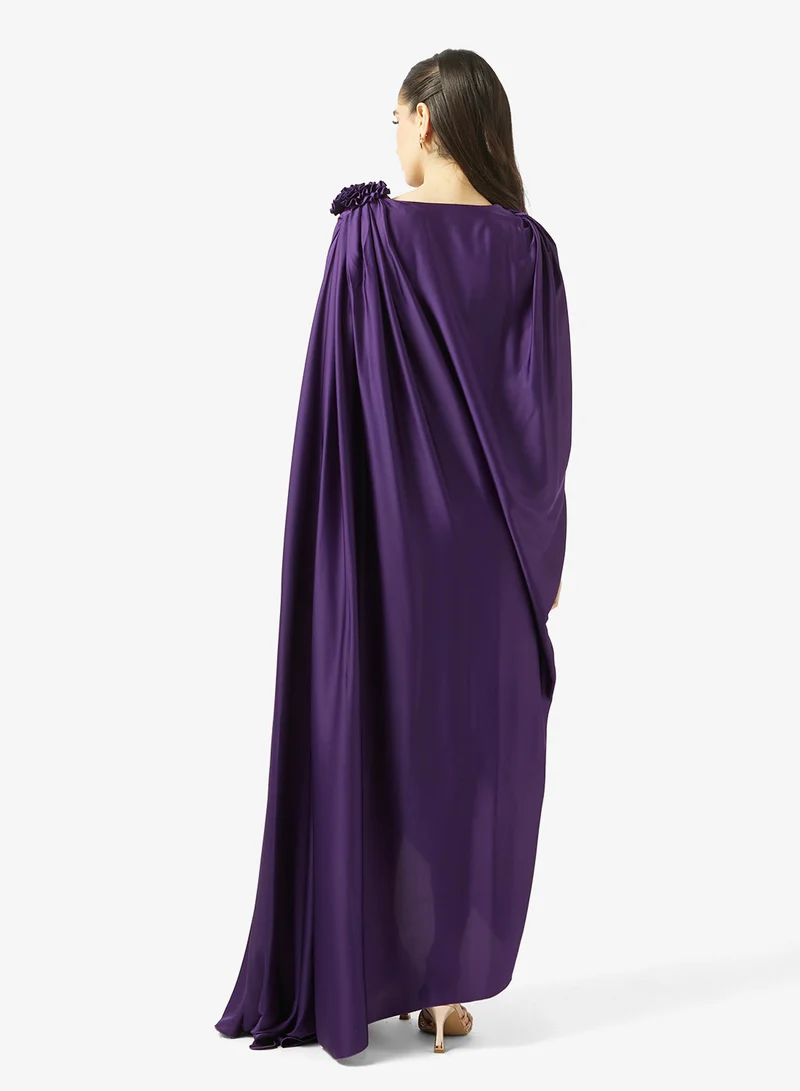 جولدن ابل فستان بياقة على شكل حرف  وتصميم زهور